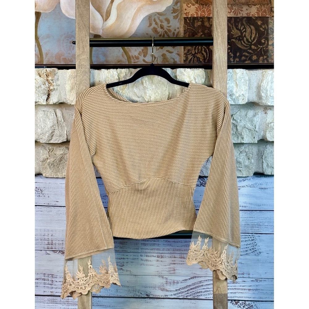 Gimmicks Buckle Camel Ribbed Lace Cuff Crop Top Size XS - Picture 9 of 10